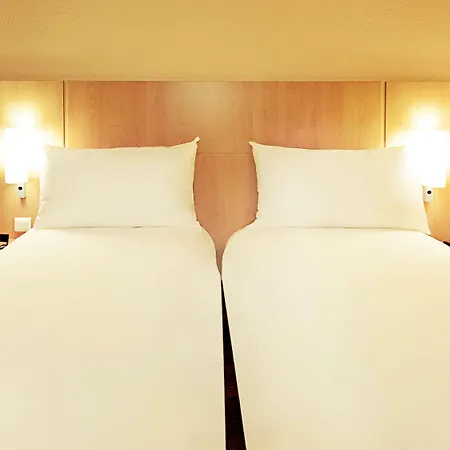 Ibis Leeds Centre Marlborough Street Hotel 2*