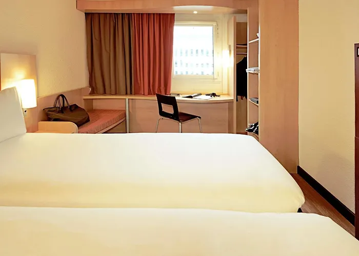 Ibis Centre Marlborough Street Hotel 2*