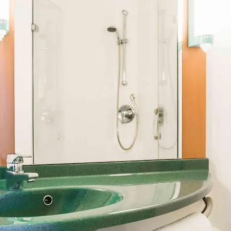 Hotel Ibis Leeds Centre Marlborough Street 2*