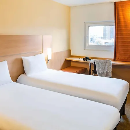 Ibis Centre Marlborough Street מלון