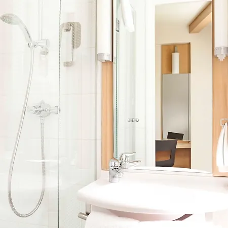 Ibis Centre Marlborough Street 2* לידס