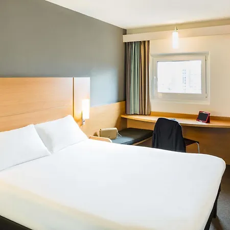 Ibis Centre Marlborough Street 2* לידס