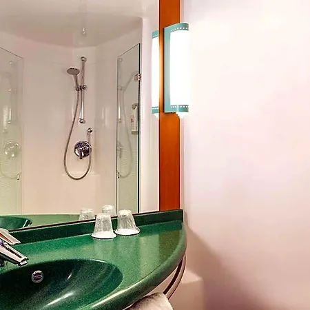 Ibis Centre Marlborough Street 2*