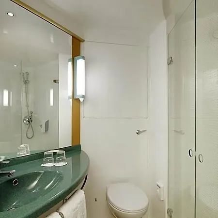 Hotel Ibis Centre Marlborough Street 2*