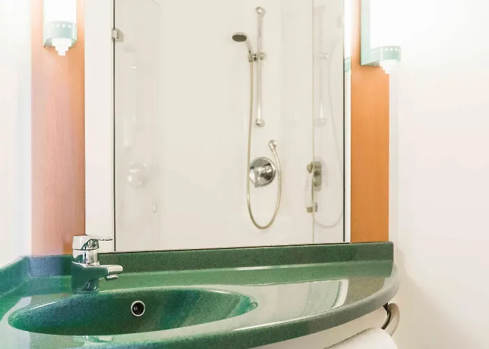 Hotel Ibis Centre Marlborough Street 2*