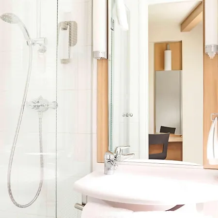 Ibis Leeds Centre Marlborough Street Лідс