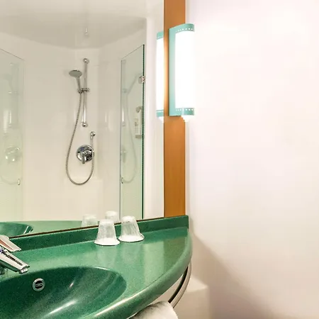 Ibis Leeds Centre Marlborough Street Готель 2*