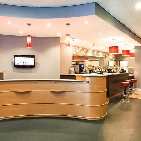 利兹中心马尔堡街宜必思酒店 酒店 利兹