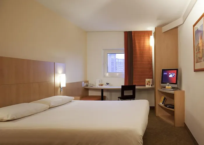 Ibis Centre Marlborough Street